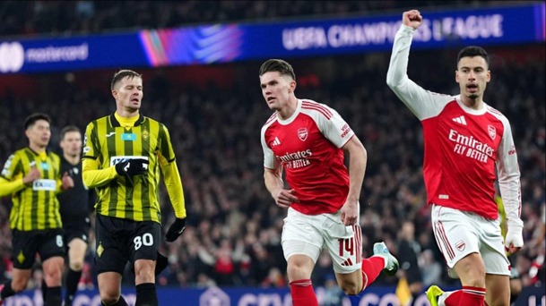 Bóng đá Anh thị uy sức mạnh