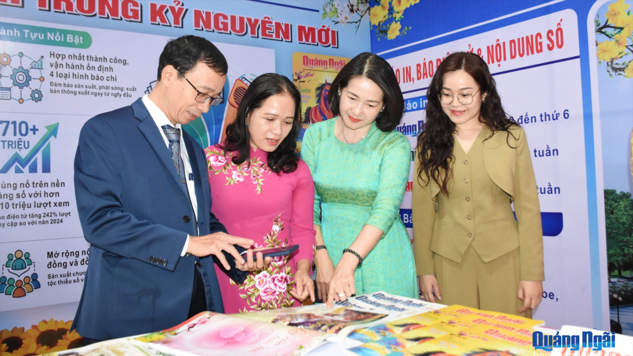 Trải nghiệm thú vị tại Hội Báo xuân Bính Ngọ