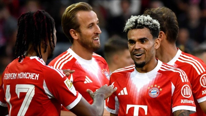 Neuer và Kane đánh bại Real