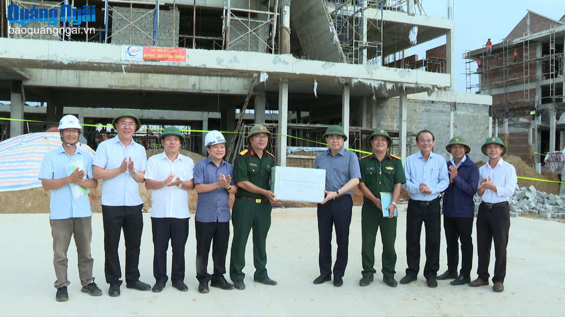 Tăng tốc thi công các trường liên cấp biên giới