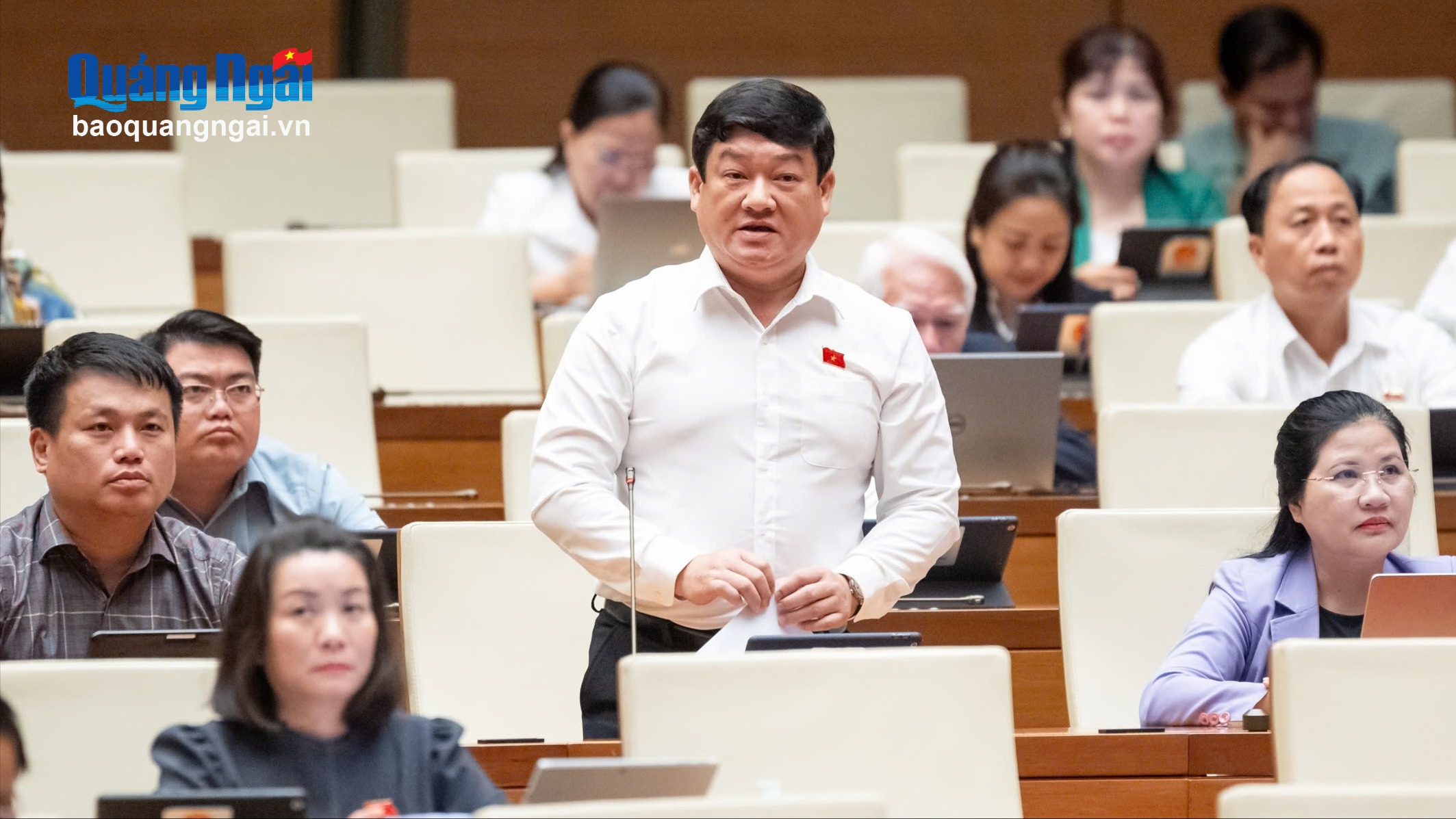 Đoàn ĐBQH tỉnh thảo luận, góp ý Dự thảo Nghị quyết của Quốc hội