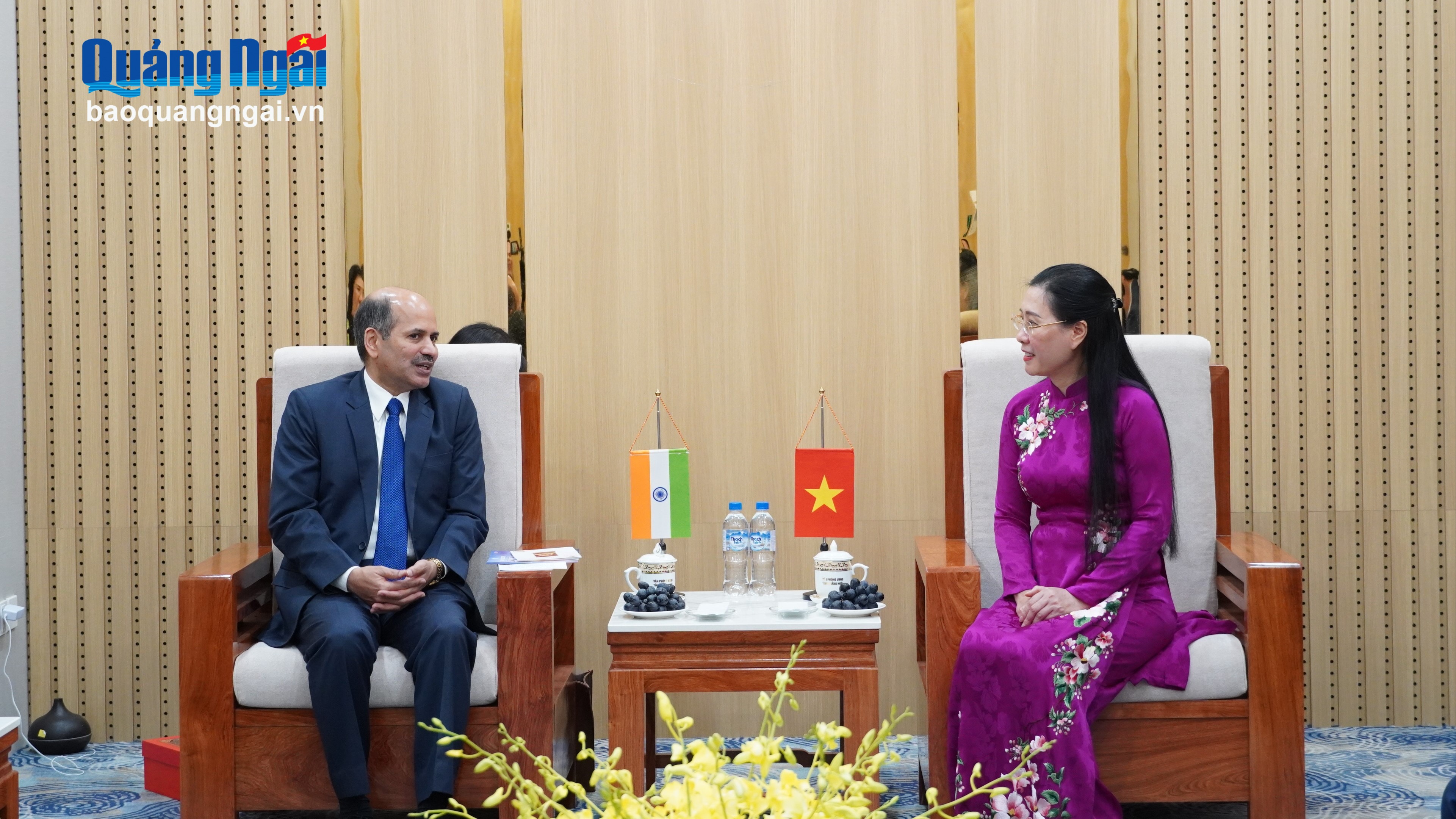 Bí thư Tỉnh ủy Bùi Thị Quỳnh Vân tiếp Đại sứ đặc mệnh toàn quyền Ấn Độ tại Việt Nam đến chào xã giao