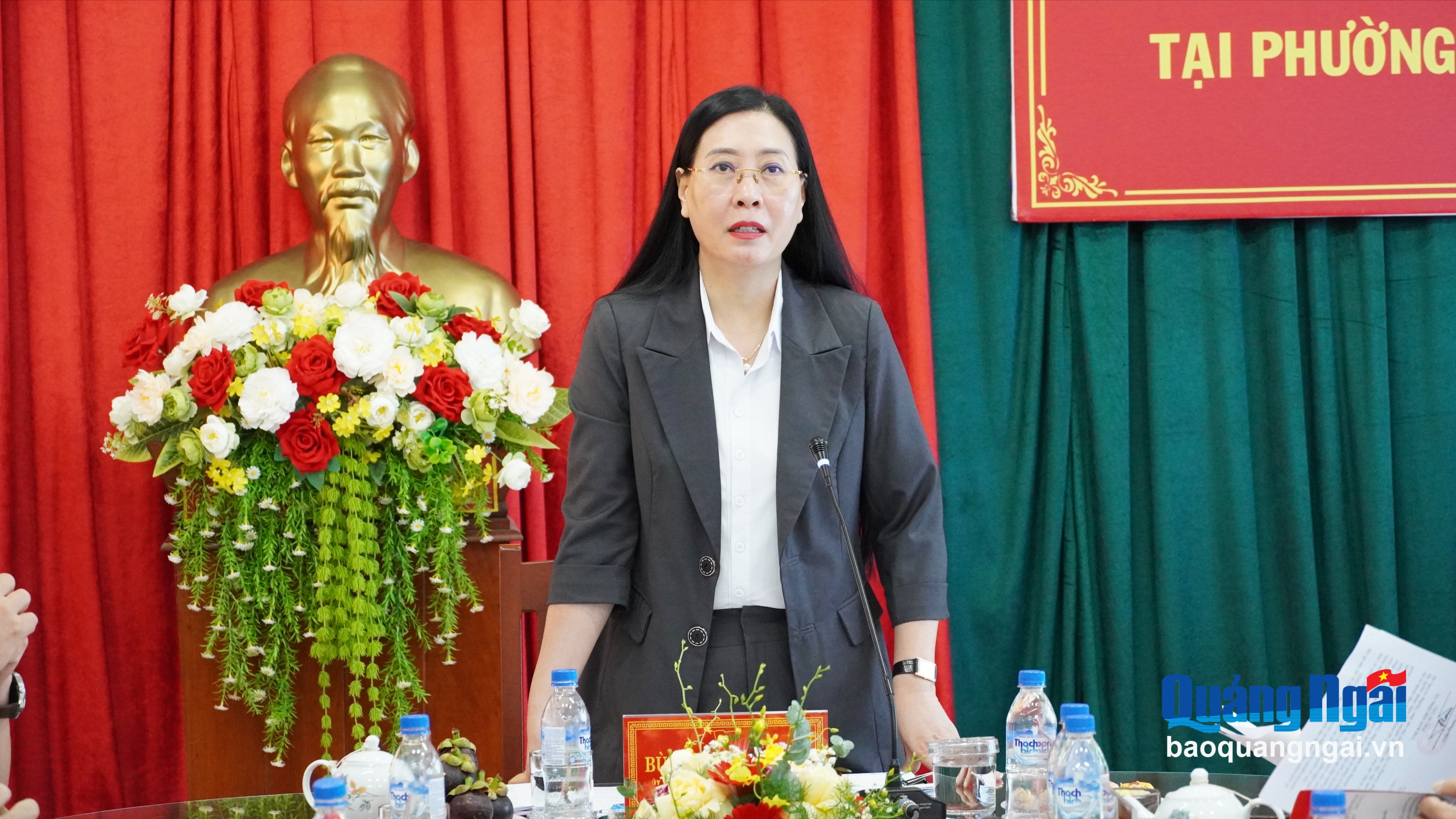 Cần bố trí cán bộ có năng lực để giải quyết thủ tục hành chính cho người dân