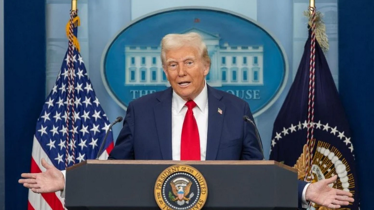 Tổng thống Mỹ D. Trump ký sắc lệnh giảm giá thuốc