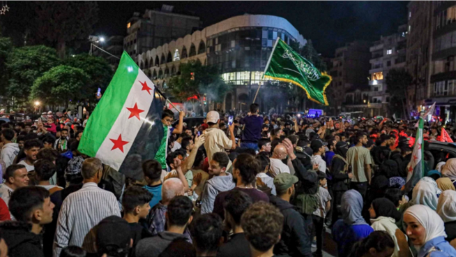 Người dân Syria ăn mừng sau khi Mỹ dỡ bỏ lệnh trừng phạt