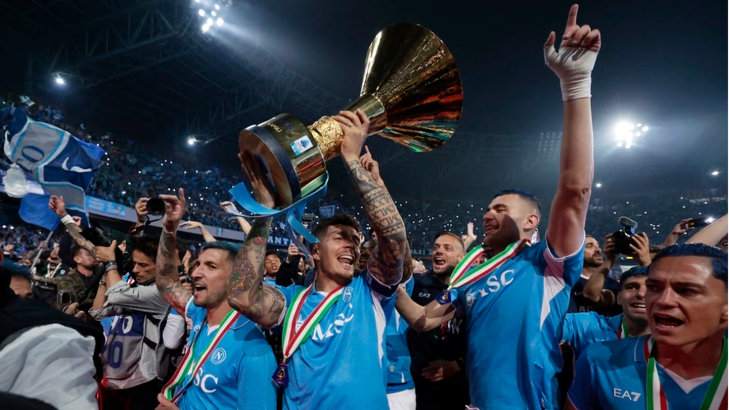 Vượt mặt Inter Milan, Napoli đăng quang chức vô địch Ý