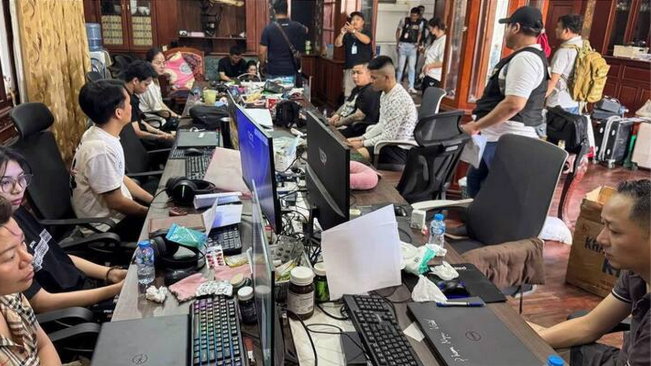 Triệt phá đường dây tổ chức đánh bạc gần 1.300 tỷ đồng tại Lào