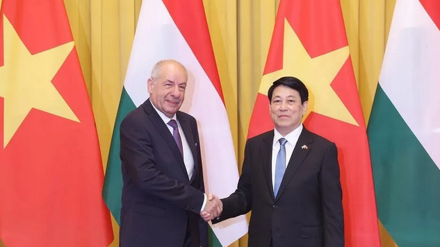 Chủ tịch nước Lương Cường hội đàm với Tổng thống Hungary