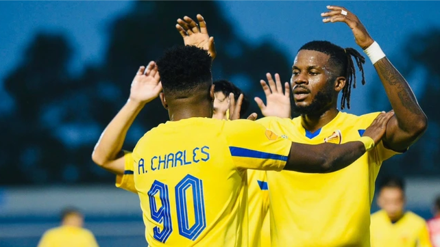 Quảng Nam rộng cửa trụ hạng sau trận thắng Hà Tĩnh