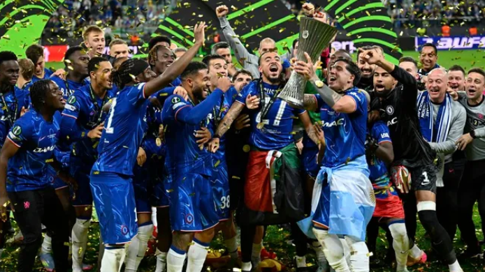 Ngược dòng ấn tượng, Chelsea đi vào lịch sử khi vô địch Conference League