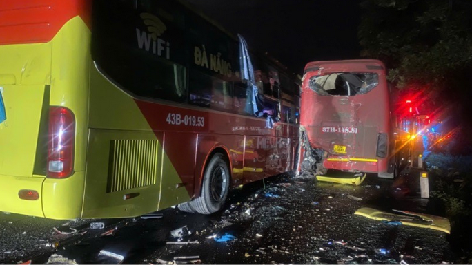 Tai nạn liên hoàn giữa ba xe khách trên tuyến tránh thành phố Huế, nhiều người bị thương