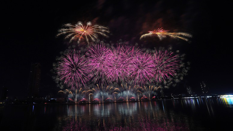 Đội pháo hoa Trung Quốc vô địch DIFF 2025