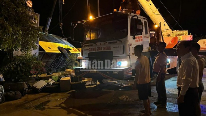 Hà Tĩnh: Tai nạn giao thông nghiêm trọng khiến 9 người chết, 16 người bị thương