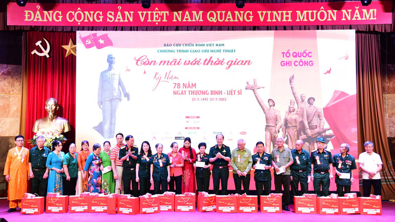 Lan tỏa đạo lý “Uống nước nhớ nguồn” qua chương trình “Còn mãi với thời gian”