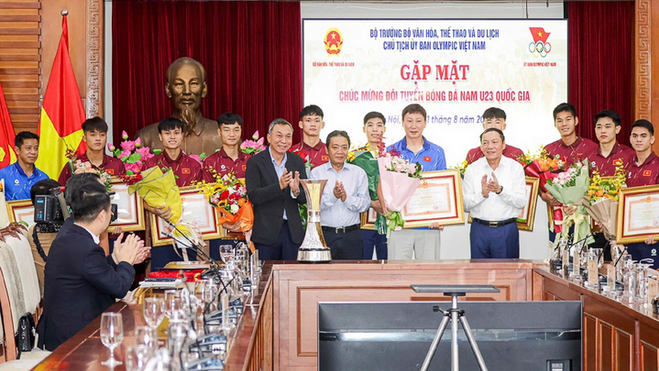 U23 Việt Nam nhận bằng khen, được thưởng thêm 500 triệu đồng