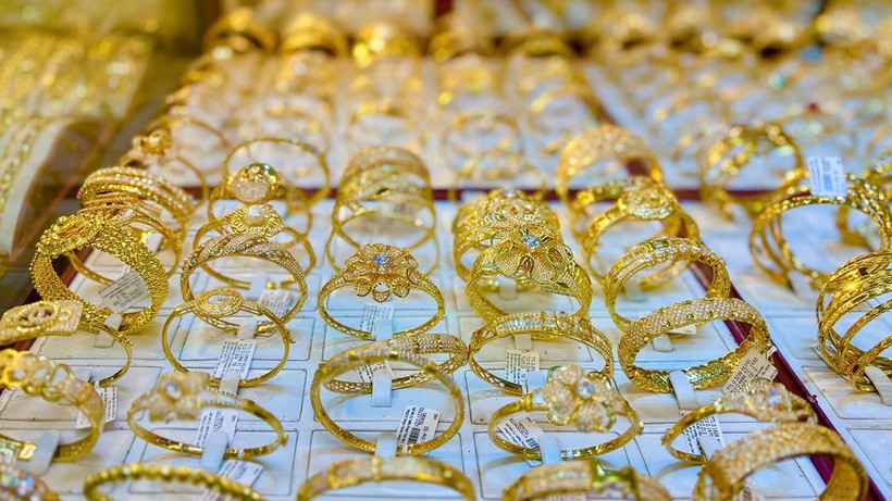 Giá vàng ngày 3/8: Vàng miếng, vàng nhẫn SJC đồng loạt tăng mạnh, chuyên gia dự báo lạc quan