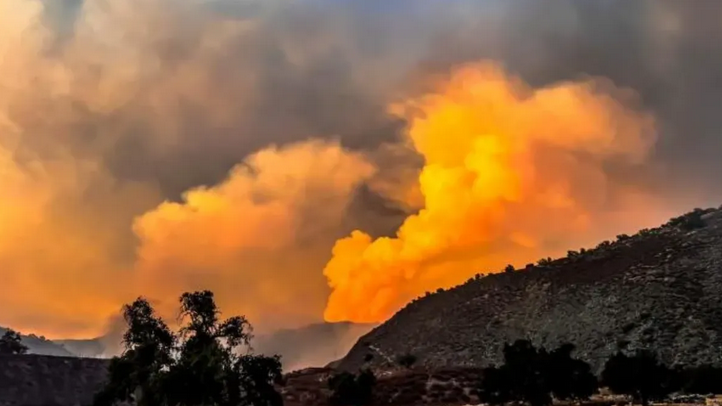 Cháy rừng lan nhanh, bang California (Mỹ) mở rộng lệnh sơ tán