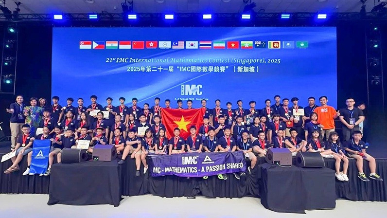 Đoàn học sinh Việt Nam đạt thành tích nổi bật tại Kỳ thi Toán học trẻ quốc tế IMC 2025