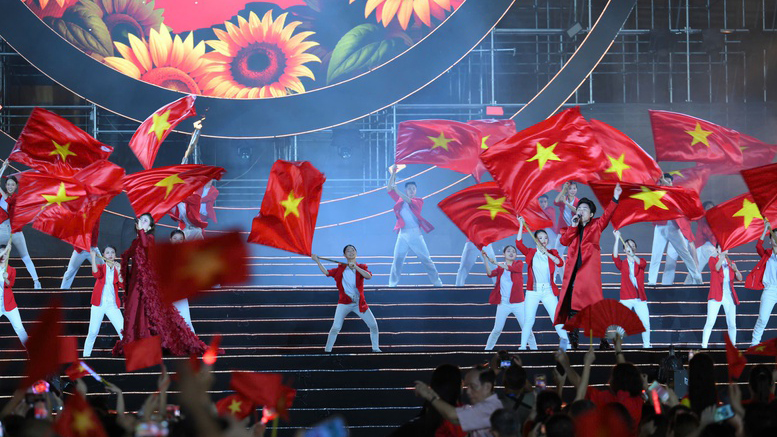 'Tự hào là người Việt Nam' nhịp cầu kết nối triệu trái tim