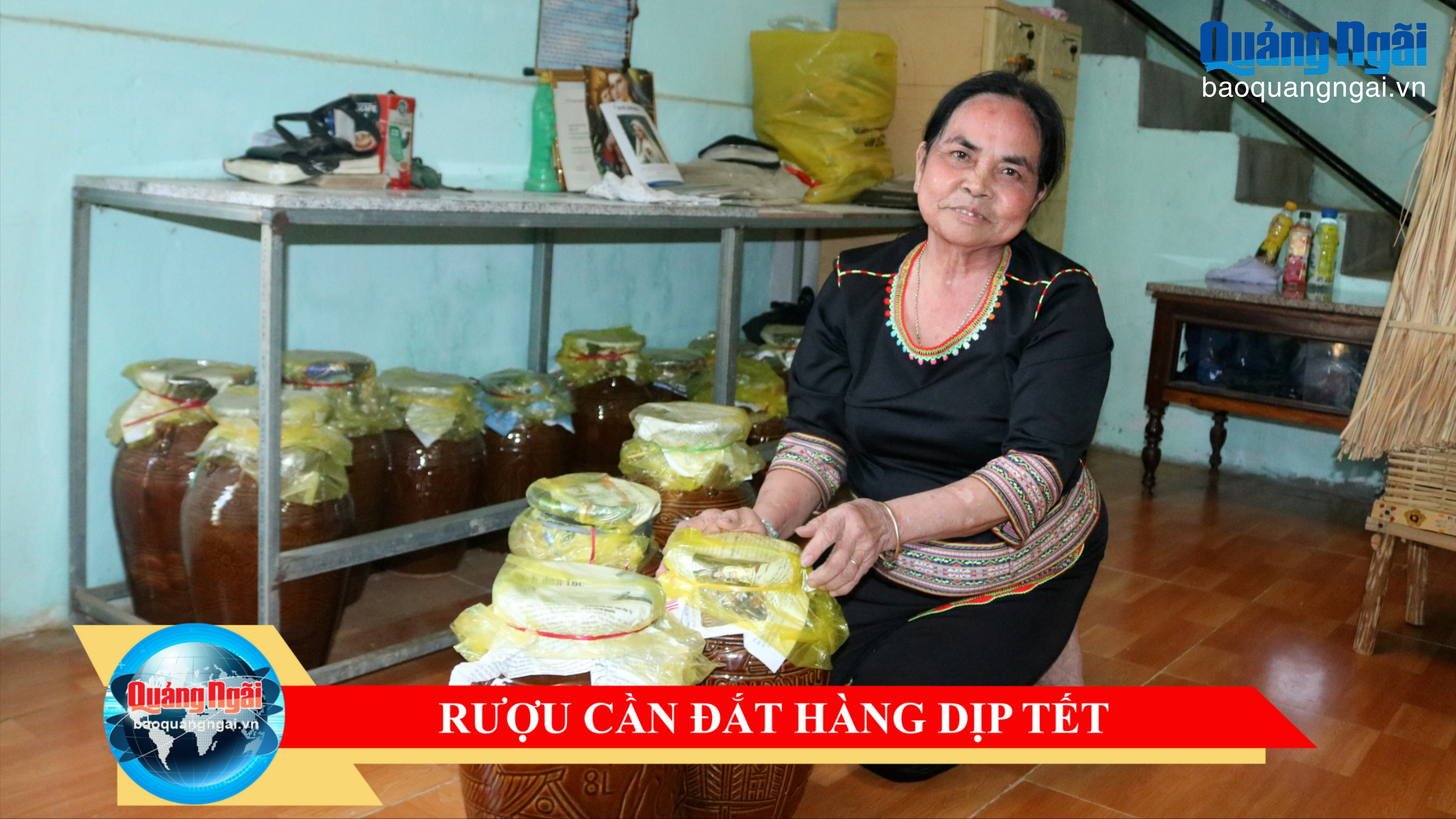 [Video]. Rượu cần đắt hàng dịp Tết