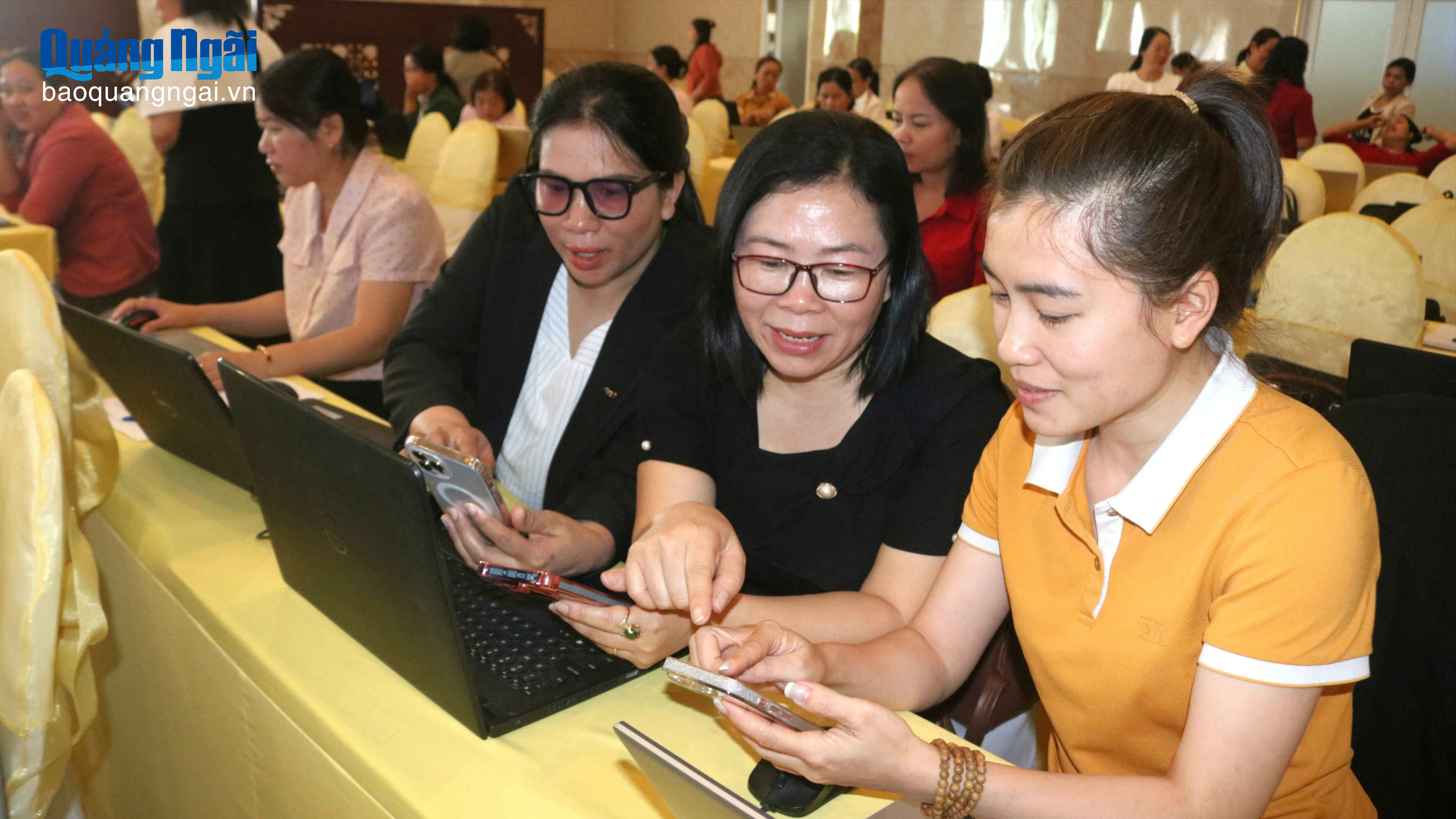 Nâng cao năng lực chuyển đổi số cho cán bộ hội phụ nữ