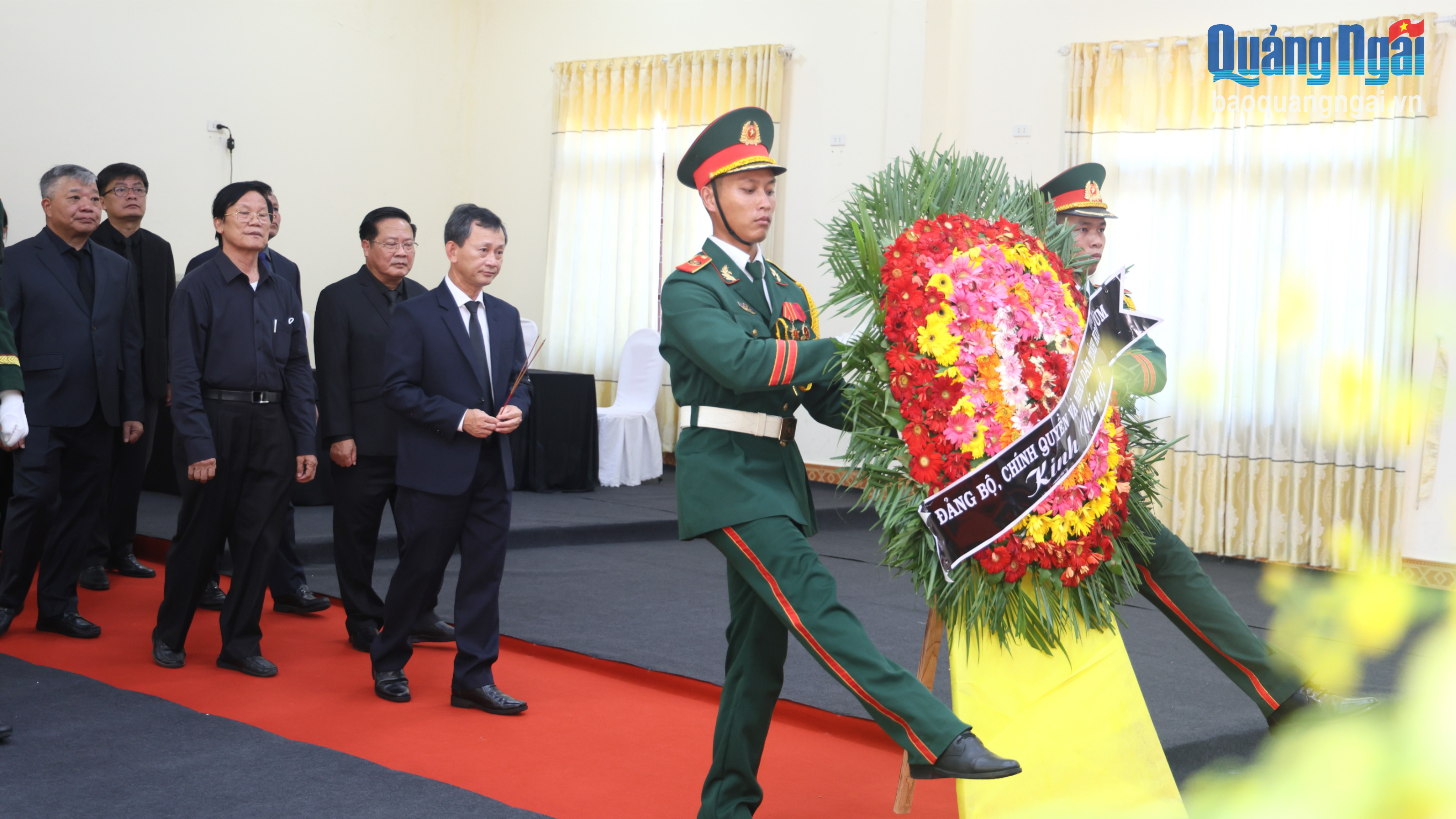 Đoàn đại biểu tỉnh Kon Tum viếng nguyên Chủ tịch nước Trần Đức Lương tại quê nhà Quảng Ngãi