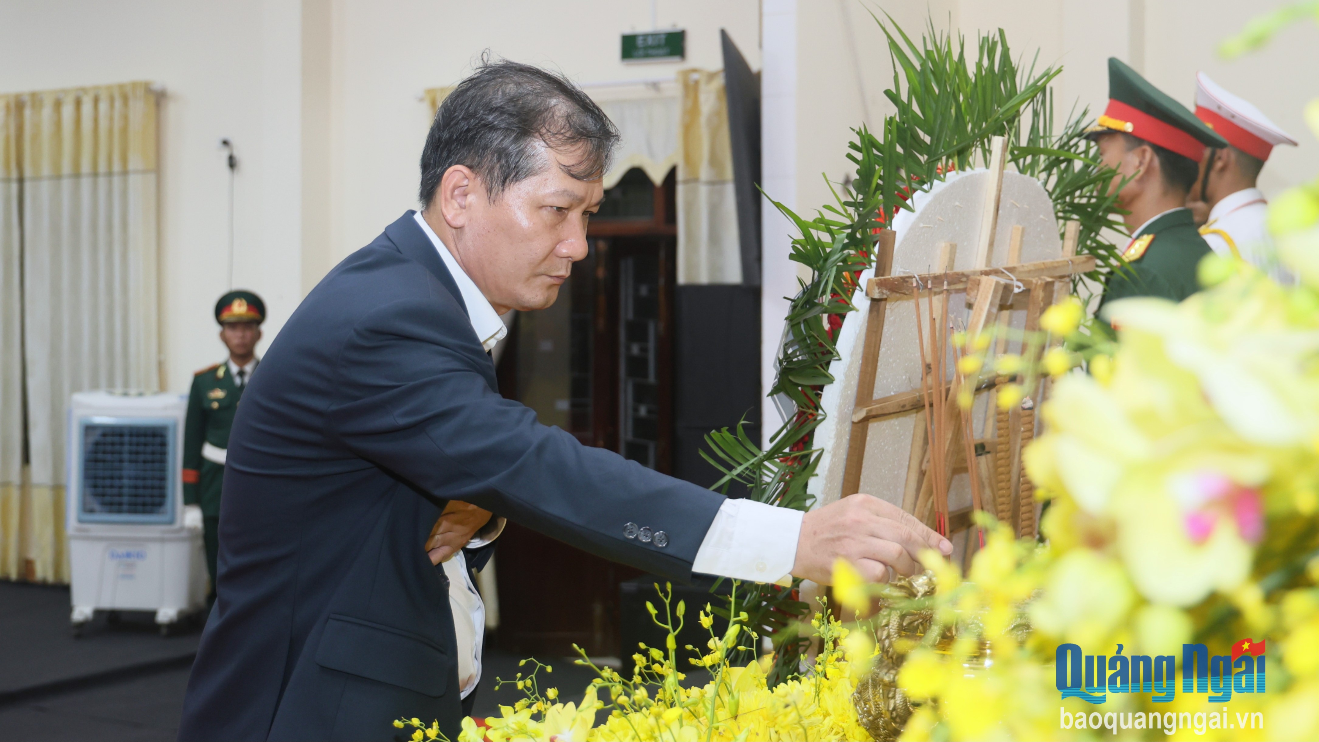 Đoàn Báo Quảng Ngãi viếng nguyên Chủ tịch nước Trần Đức Lương