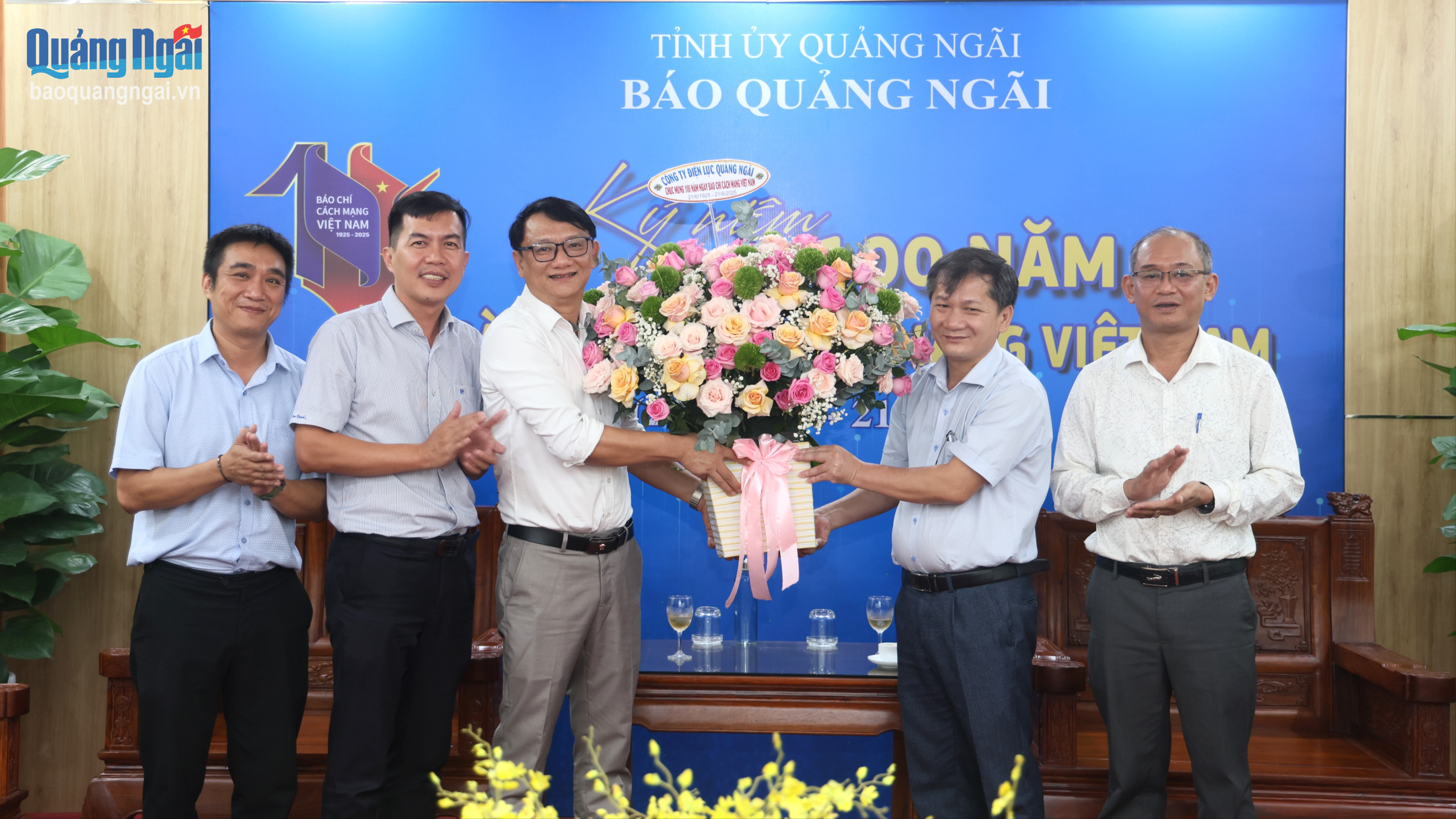 Công ty Điện lực Quảng Ngãi chúc mừng Báo Quảng Ngãi nhân Ngày Báo chí Cách mạng Việt Nam 21/6