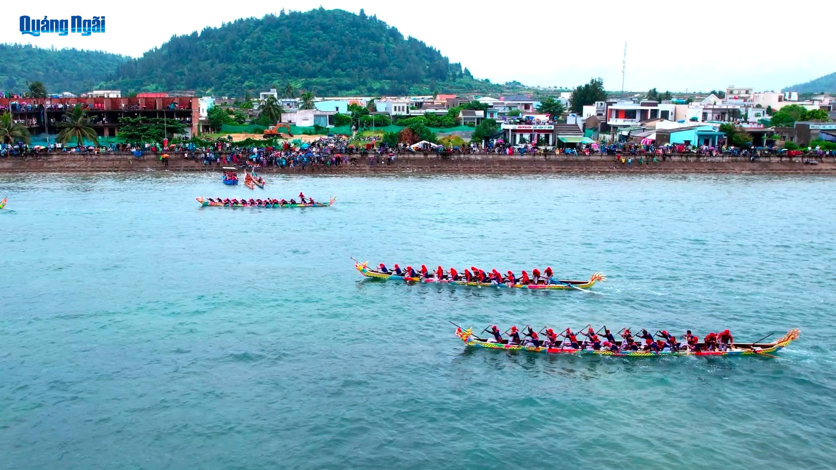 Lễ hội đua thuyền Tứ linh lan tỏa bản sắc văn hóa biển đảo