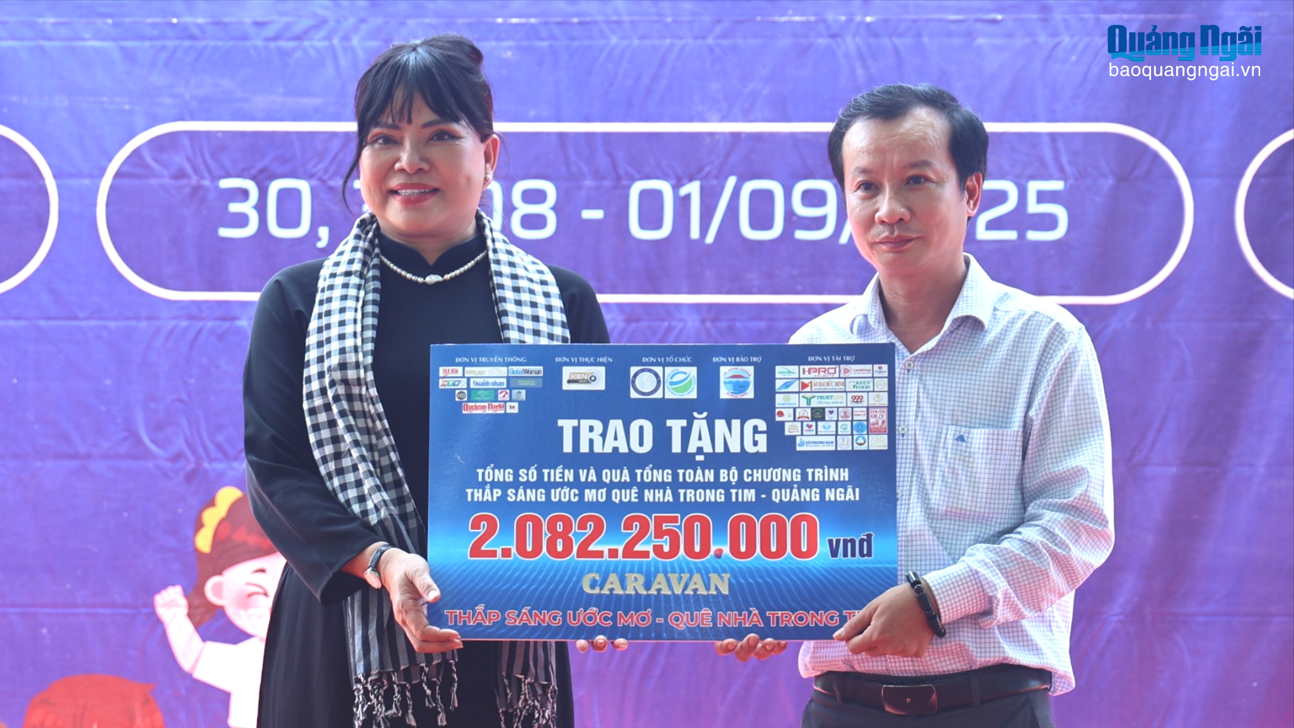 Gần 2,1 tỷ đồng tiếp sức học sinh và người dân nghèo Quảng Ngãi