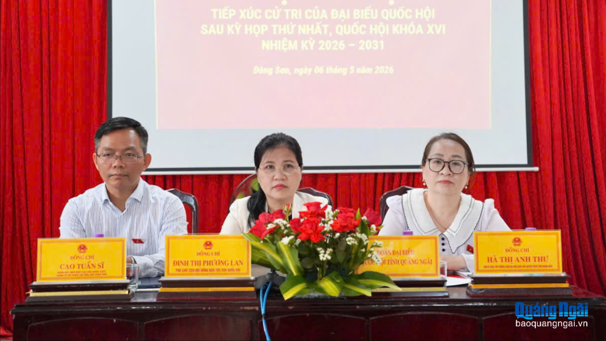 Cử tri phản ánh tình trạng sạt lở bờ biển đến đại biểu Quốc hội tỉnh
