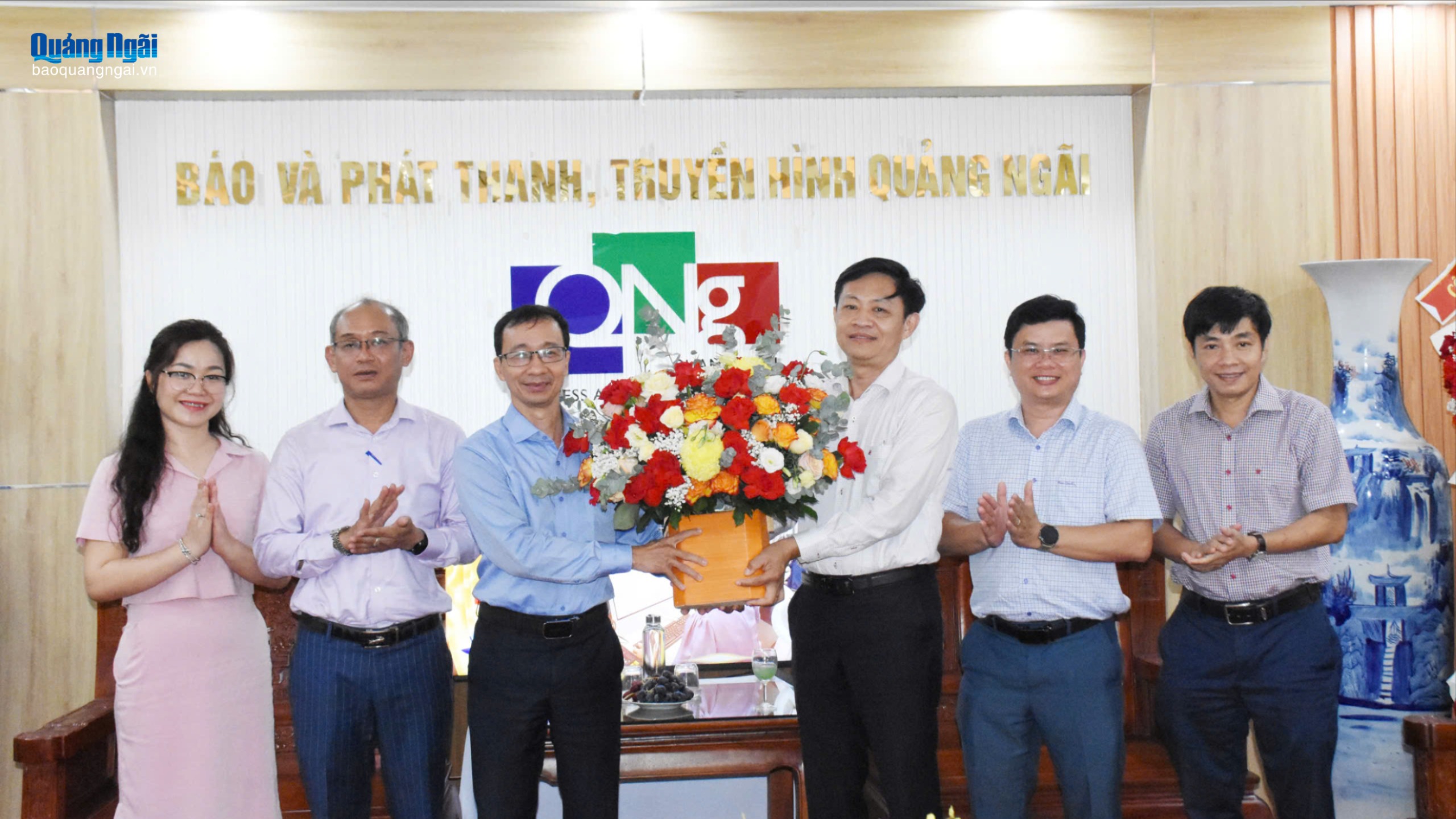 Lãnh đạo các đơn vị thăm, chúc mừng Báo và Phát Thanh, Truyền hình Quảng Ngãi