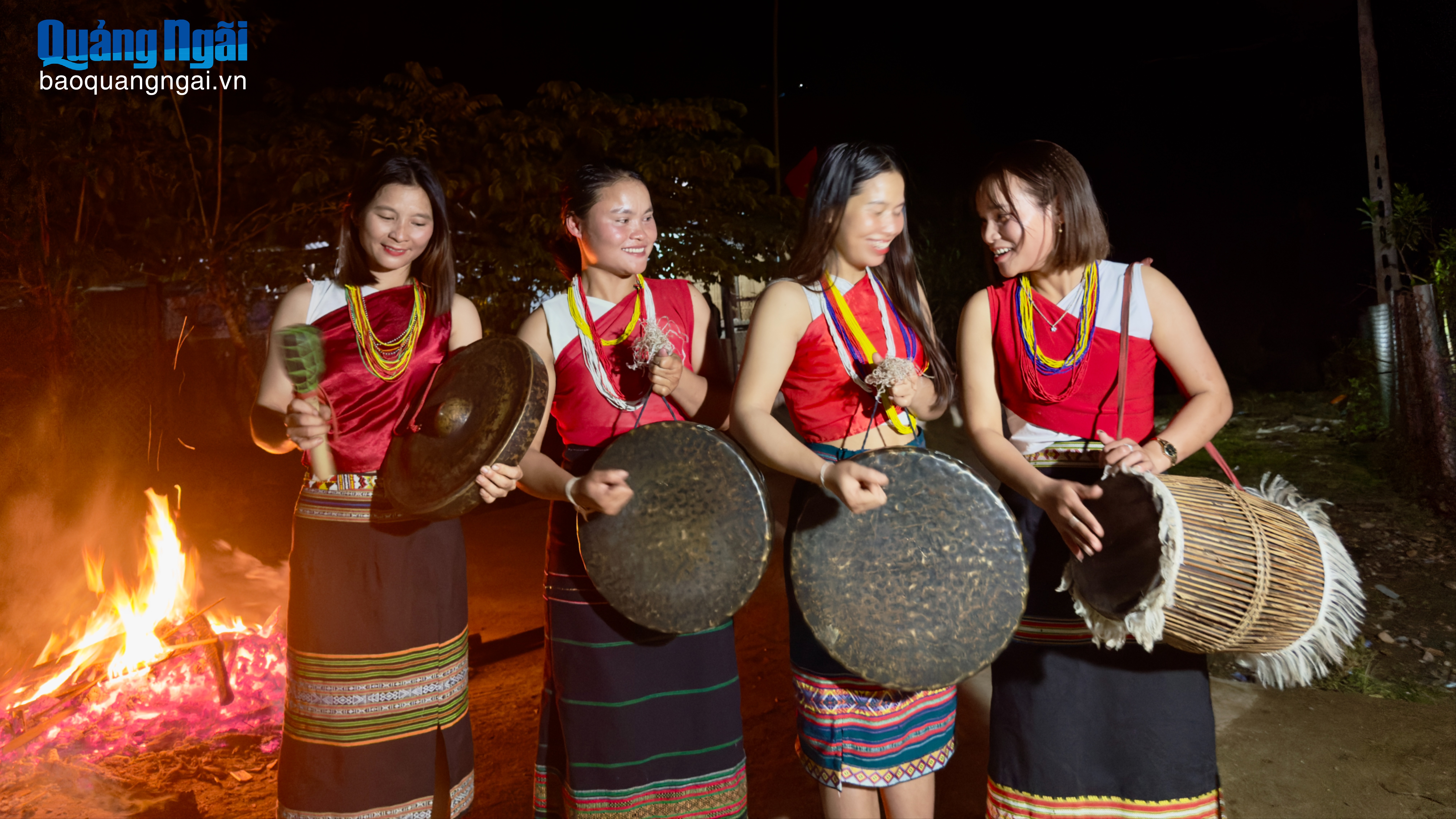 Khi hạt lúa no đầy tiếng chiêng