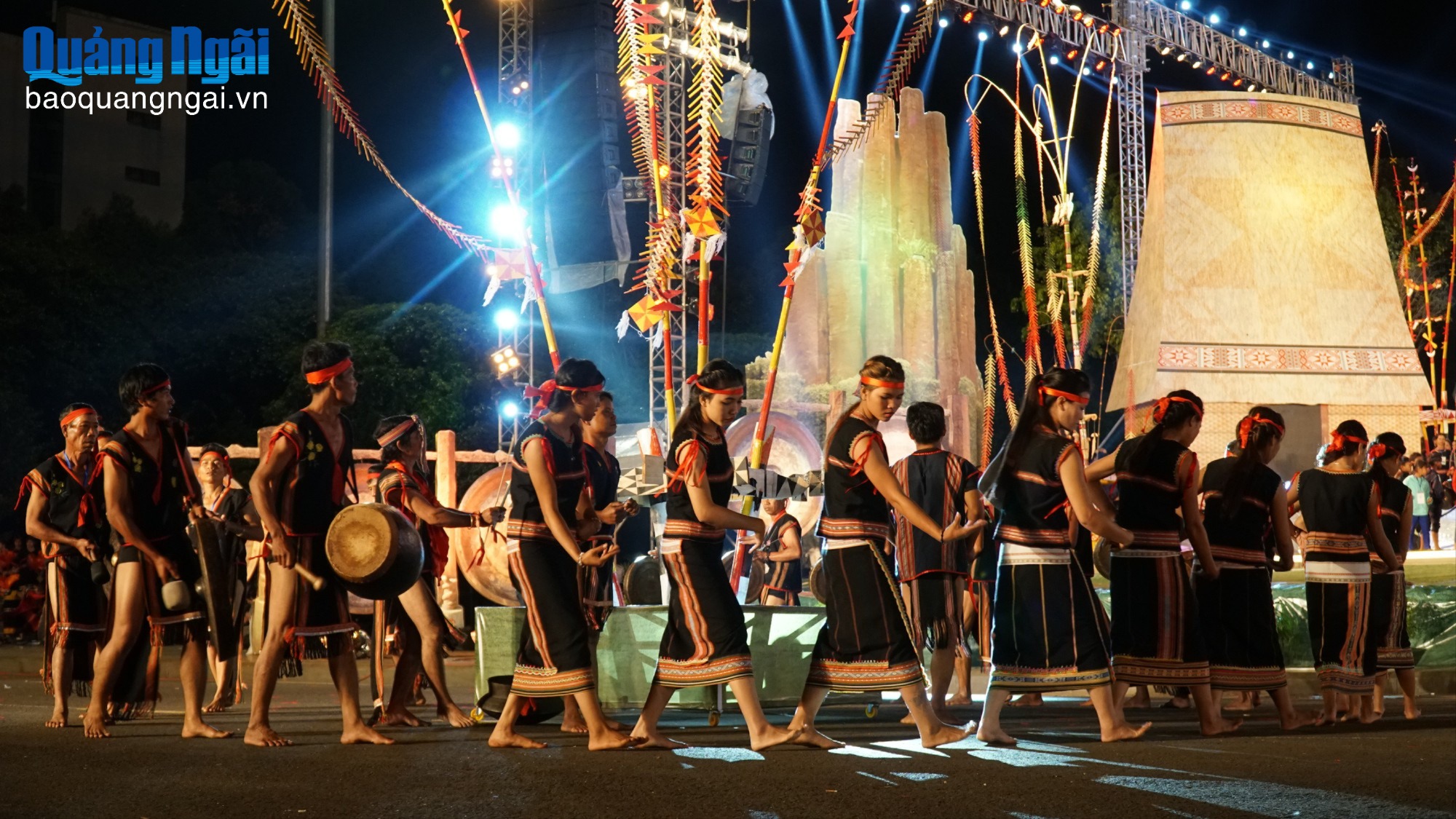 Phục dựng văn hóa truyền thống