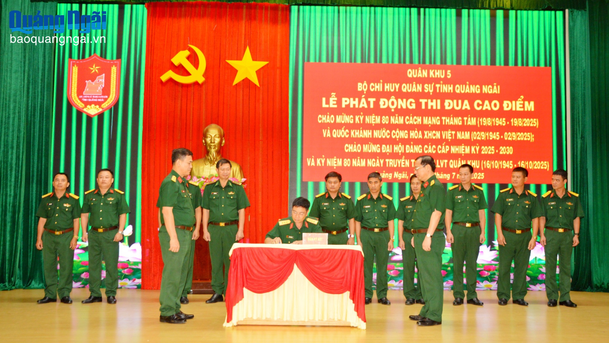 Thi đua giành 3 nhất