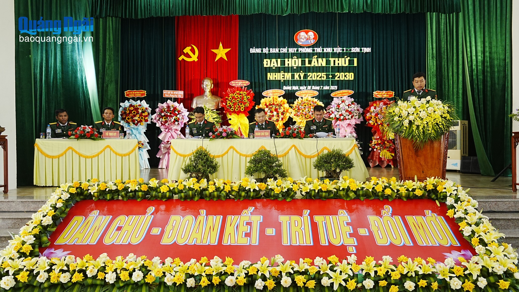 Xây dựng khu vực phòng thủ vững chắc trong giai đoạn mới