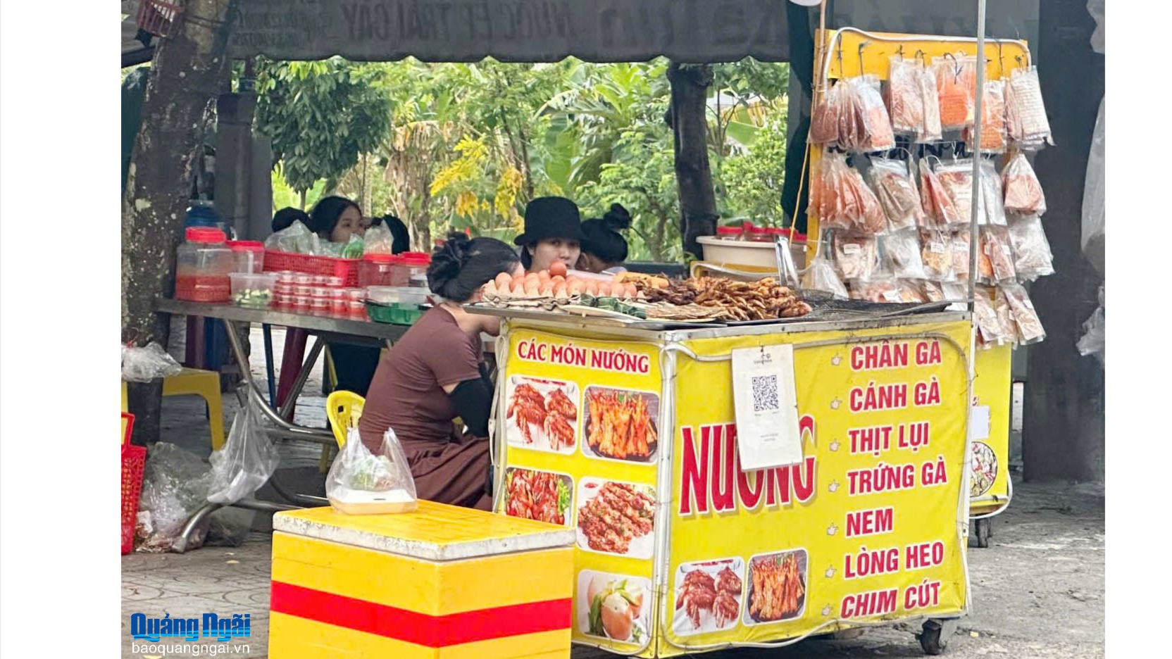 Thức ăn đường phố: Tiện lợi nhưng tiềm ẩn rủi ro