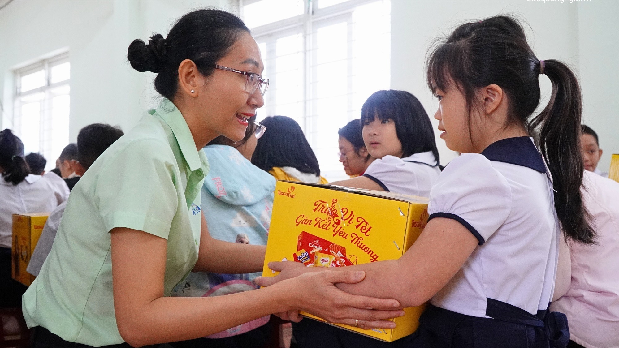 Thăm, tặng quà Tết cho Trung tâm Nuôi dạy trẻ khuyết tật Võ Hồng Sơn