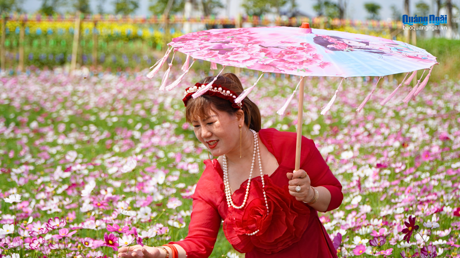 Sắc xuân rực rỡ tại những điểm check-in hút khách