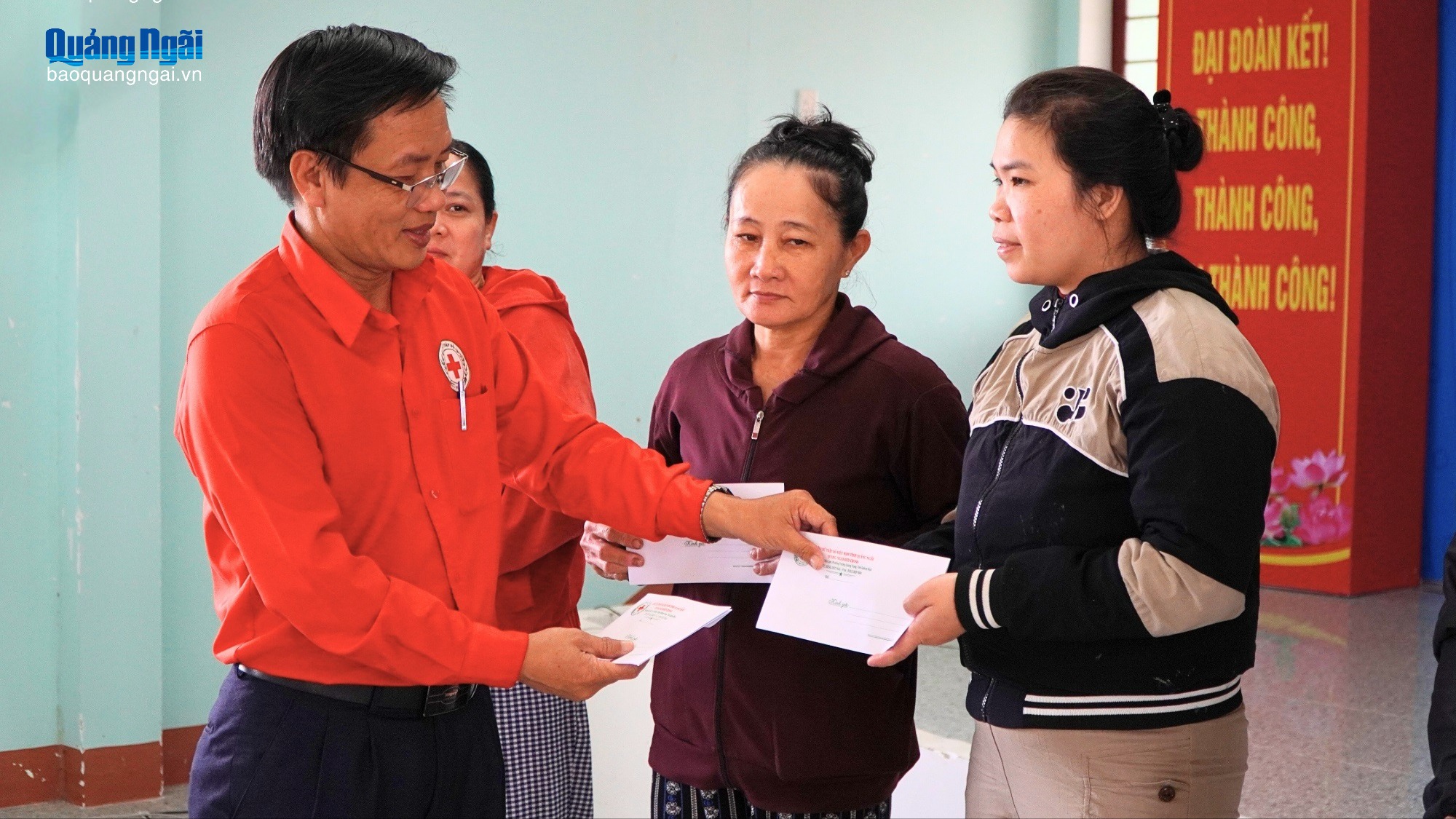 Chung tay sẻ chia, mang Tết ấm đến người nghèo xã An Phú