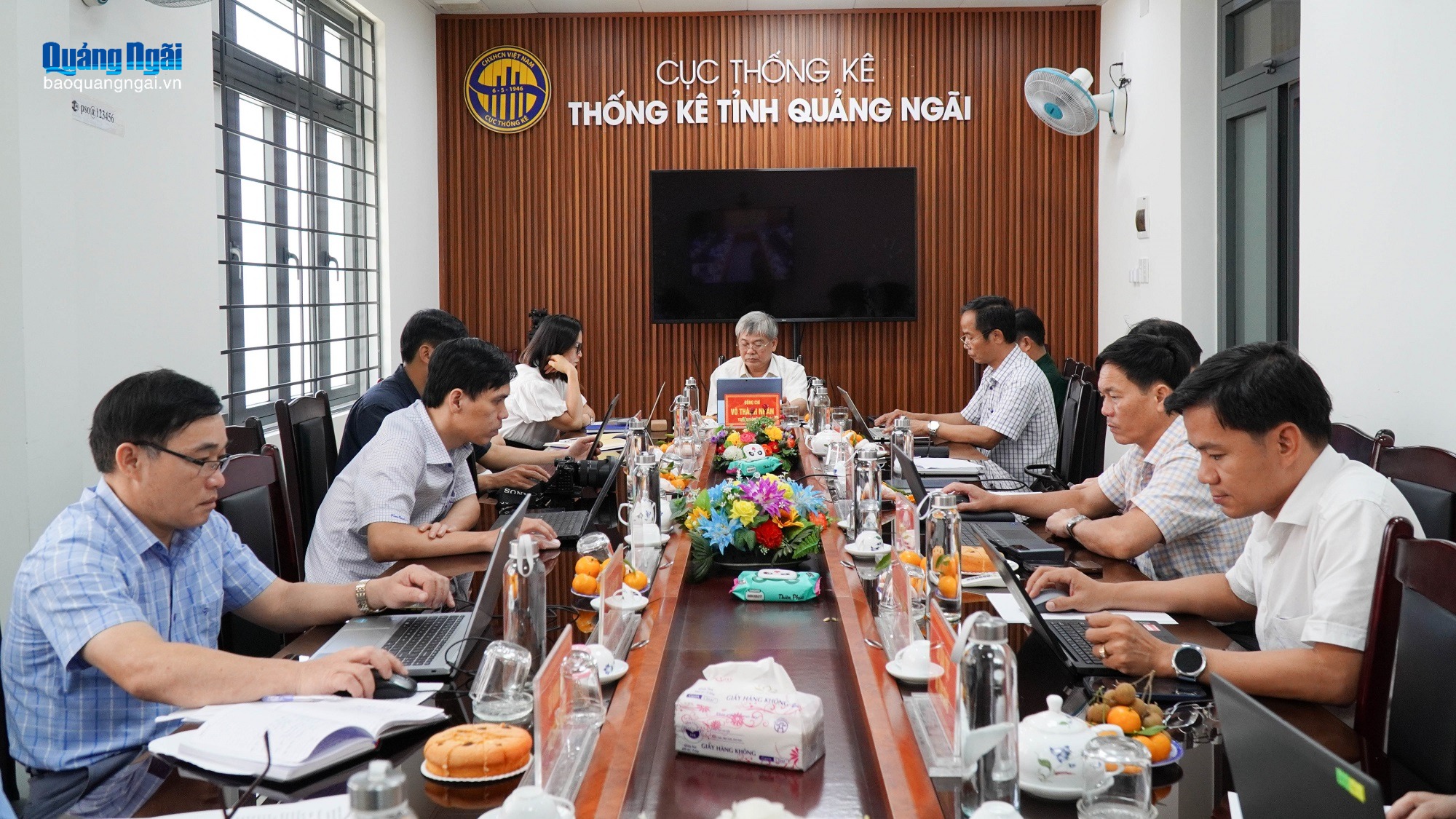 Thảo luận các chỉ tiêu kinh tế, xã hội, hướng tới tăng trưởng thực chất