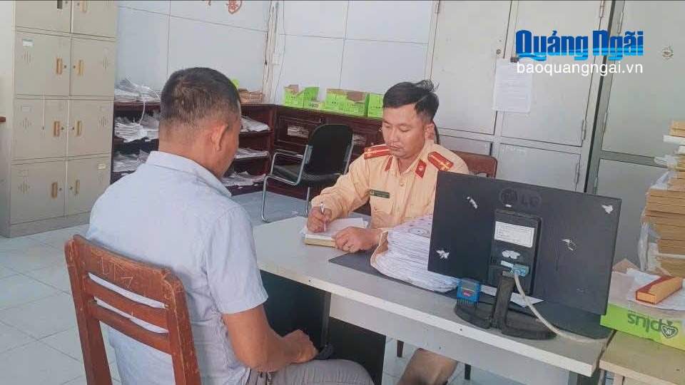 Tăng cường xử lý vi phạm giao thông qua hình ảnh người dân cung cấp