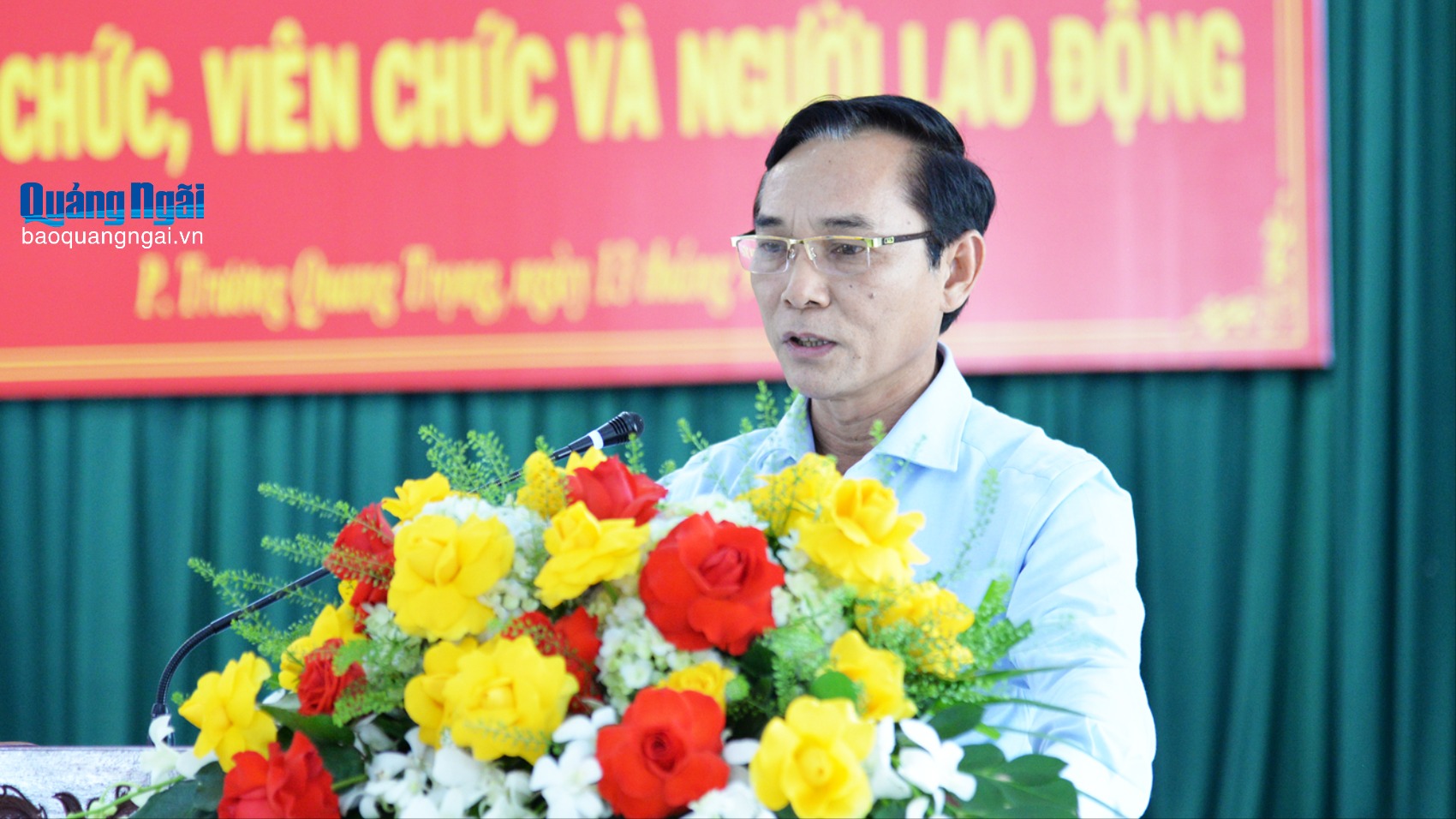 Bí thư Đảng ủy phường Trương Quang Trọng đối thoại với cán bộ, công chức, viên chức