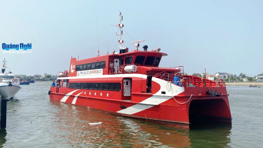 Tăng cường tàu cao tốc vận tải hành khách tuyến Sa Kỳ - Lý Sơn
