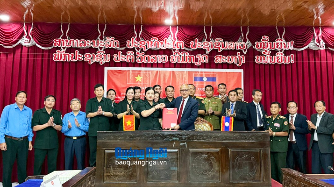 Hội đàm tìm kiếm và hồi hương hài cốt liệt sĩ từ tỉnh Champasak