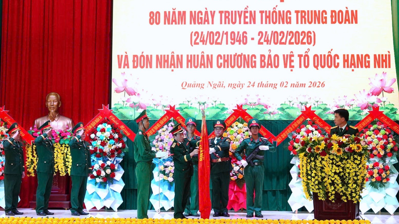 Trung đoàn 24, Sư đoàn 10 đón nhận Huân chương Bảo vệ Tổ quốc hạng Nhì