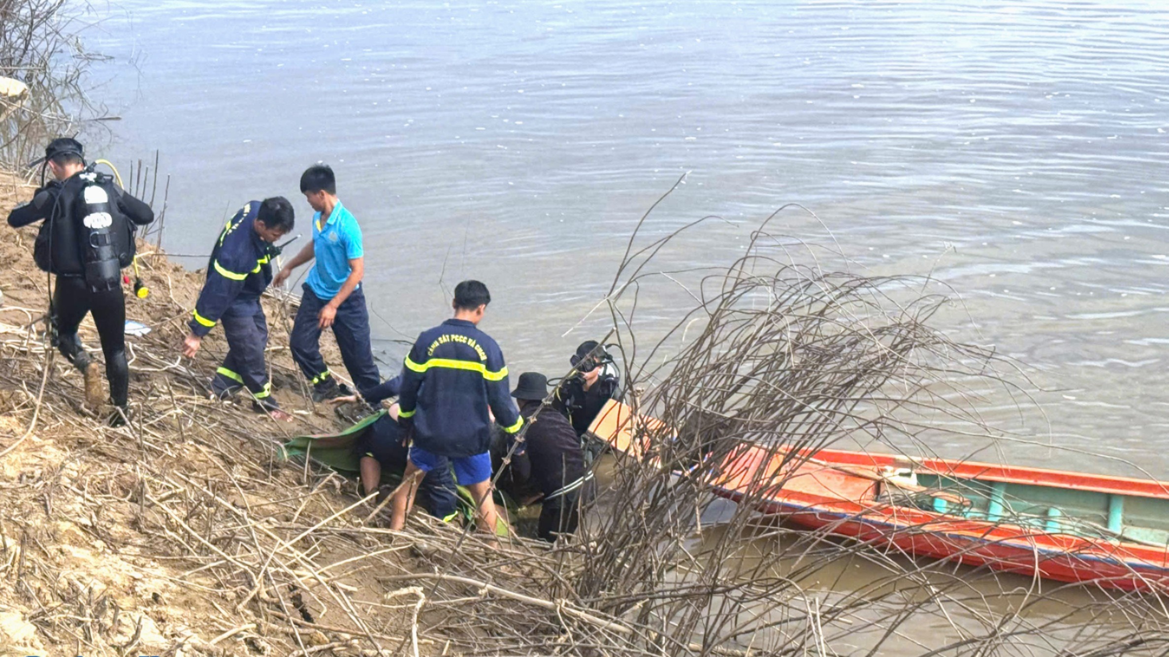 Tìm thấy thi thể nạn nhân đuối nước tại sông Đăk Bla