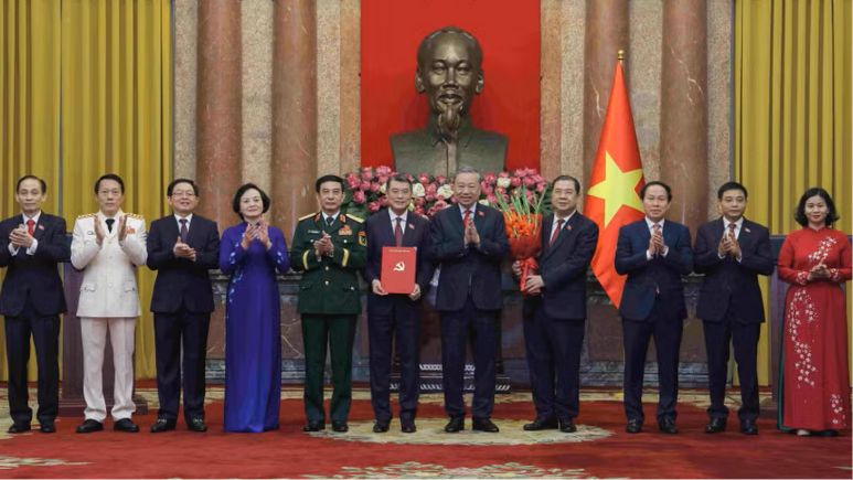 Tổng Bí thư, Chủ tịch nước Tô Lâm trao quyết định bổ nhiệm các thành viên Chính phủ nhiệm kỳ 2026 - 2031