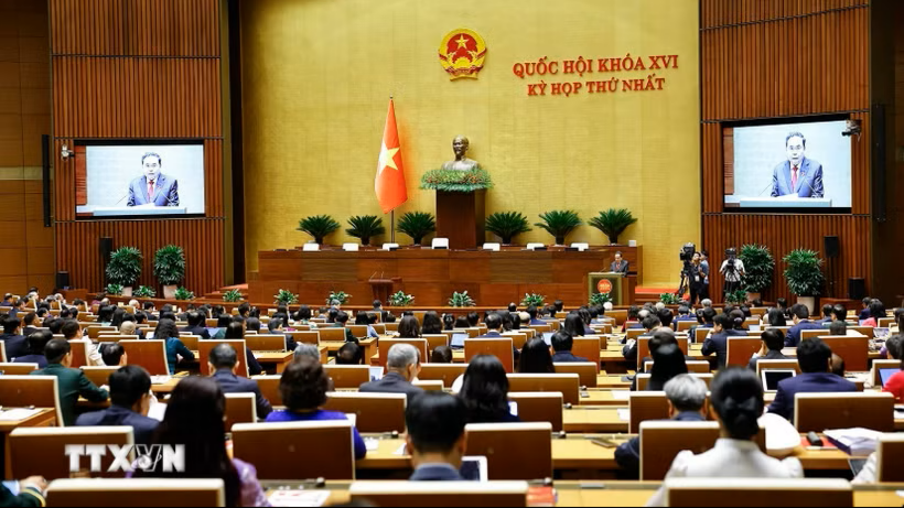 Hôm nay, Quốc hội khóa XVI bàn về chống lãng phí, thuế xăng dầu và nhiên liệu bay