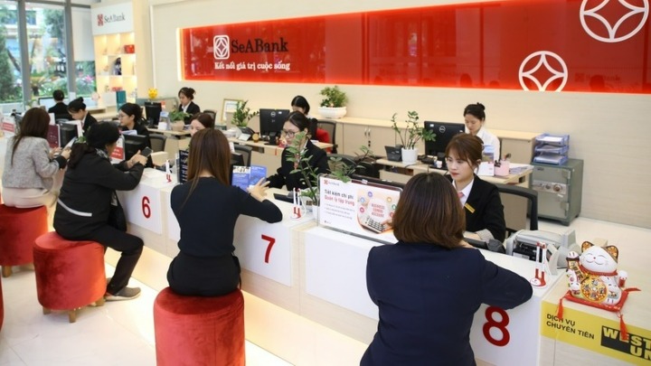 Nhiều ngân hàng bắt đầu giảm lãi suất